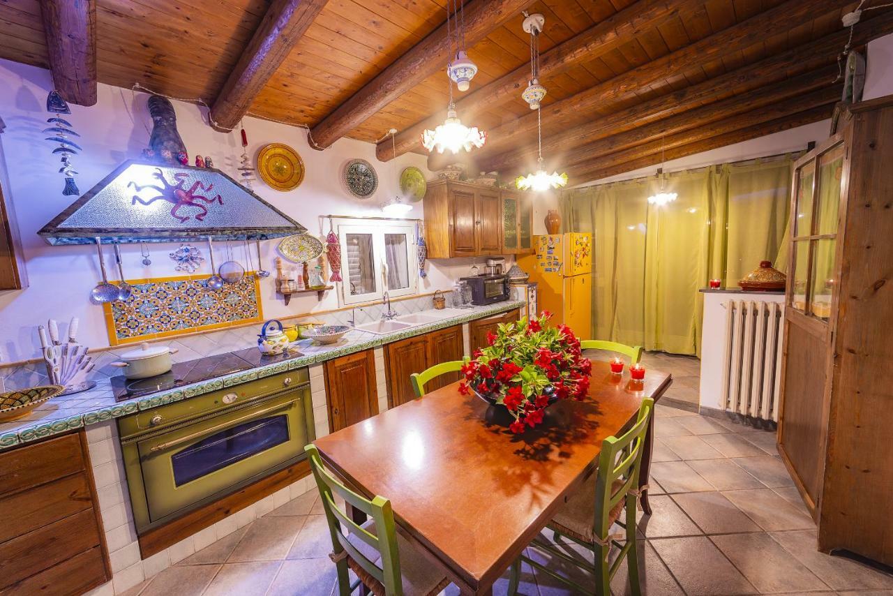 Attico Rooms Giardini Naxos Bagian luar foto